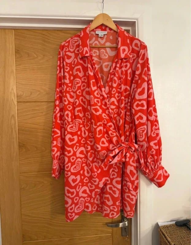 Never Fully Dressed Never Fully Dressed Red Pink Abstract Funky Heart Love Print V-Neck Wrap Tie Bow Mini Dress