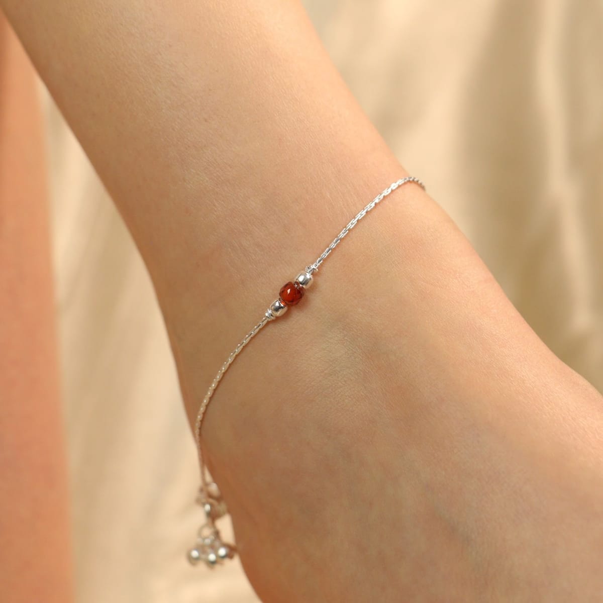 The Colourful Aura The Colourful Aura Women's 925 Silver Orange Beaded Summer Indie Thin Payal Anklet - 1