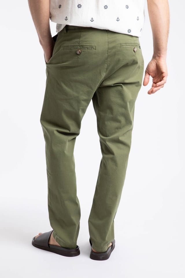 Weird Fish Weird Fish Men's Freddie Super Soft Chino Trousers in Olive - 3