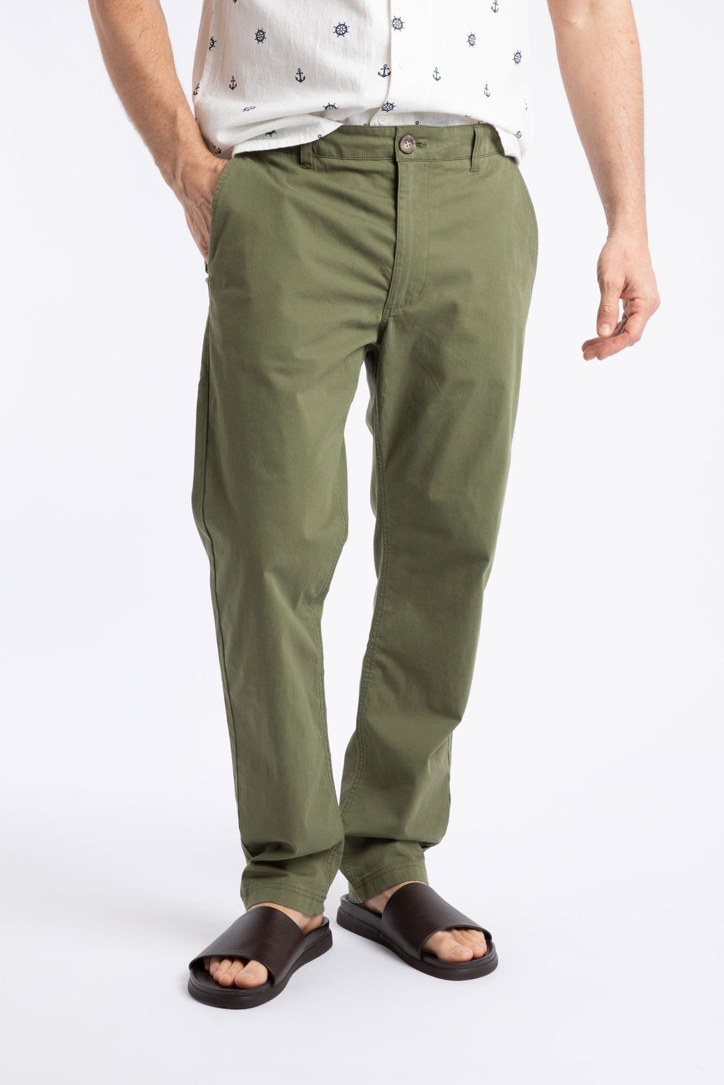 Weird Fish Weird Fish Men's Freddie Super Soft Chino Trousers in Olive - 4