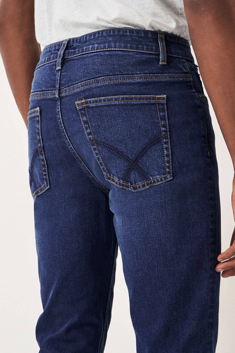 Crew Clothing Crew Clothing Men's Spencer Slim Jean Midwash in Mid Wash - 4