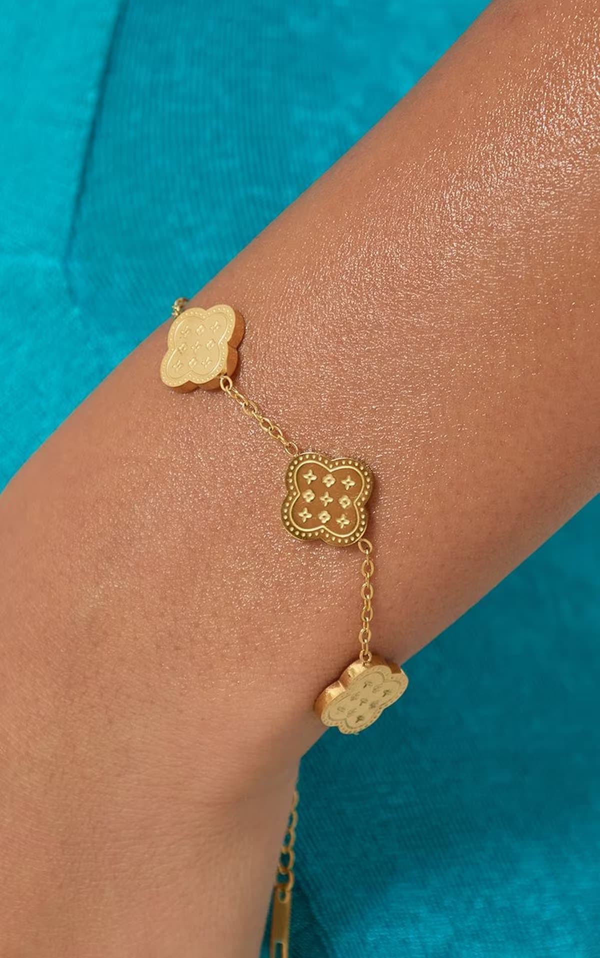 EGO Clover Detail Clasp Bracelet In Gold., Women's Size UK 0