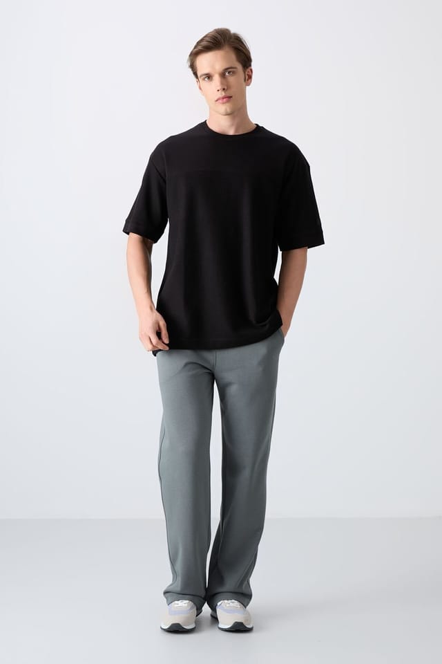 Tommy Life Tommy Life Men's Oversized Cotton-Blend Crew Neck T-Shirt in Black - 2