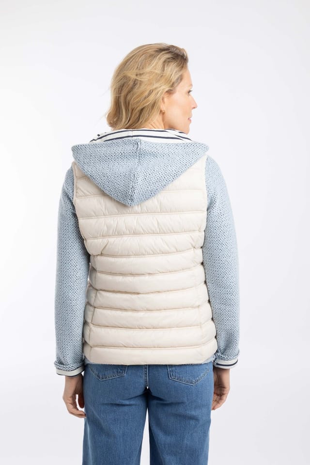 Weird Fish Weird Fish Women's Atissa Lightweight Padded Gilet in Cream - 3