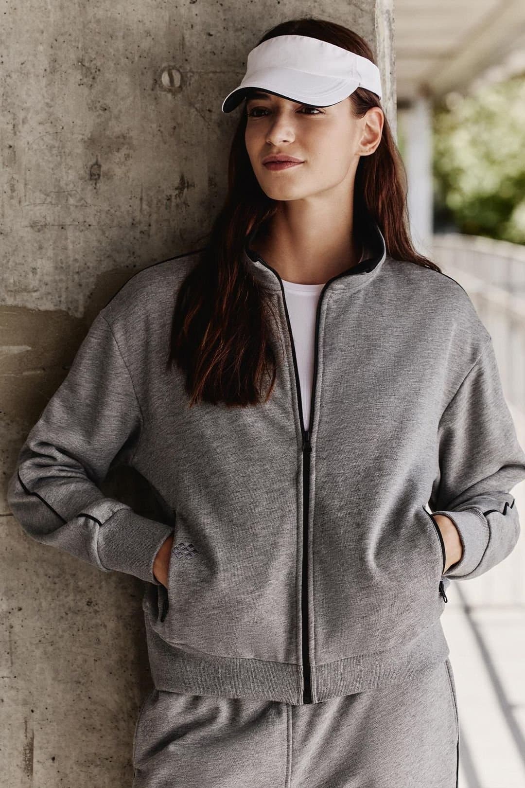 Tommy Life Tommy Life Women's Oversized Zip-collar Sweatshirt & Pants Set in Grey