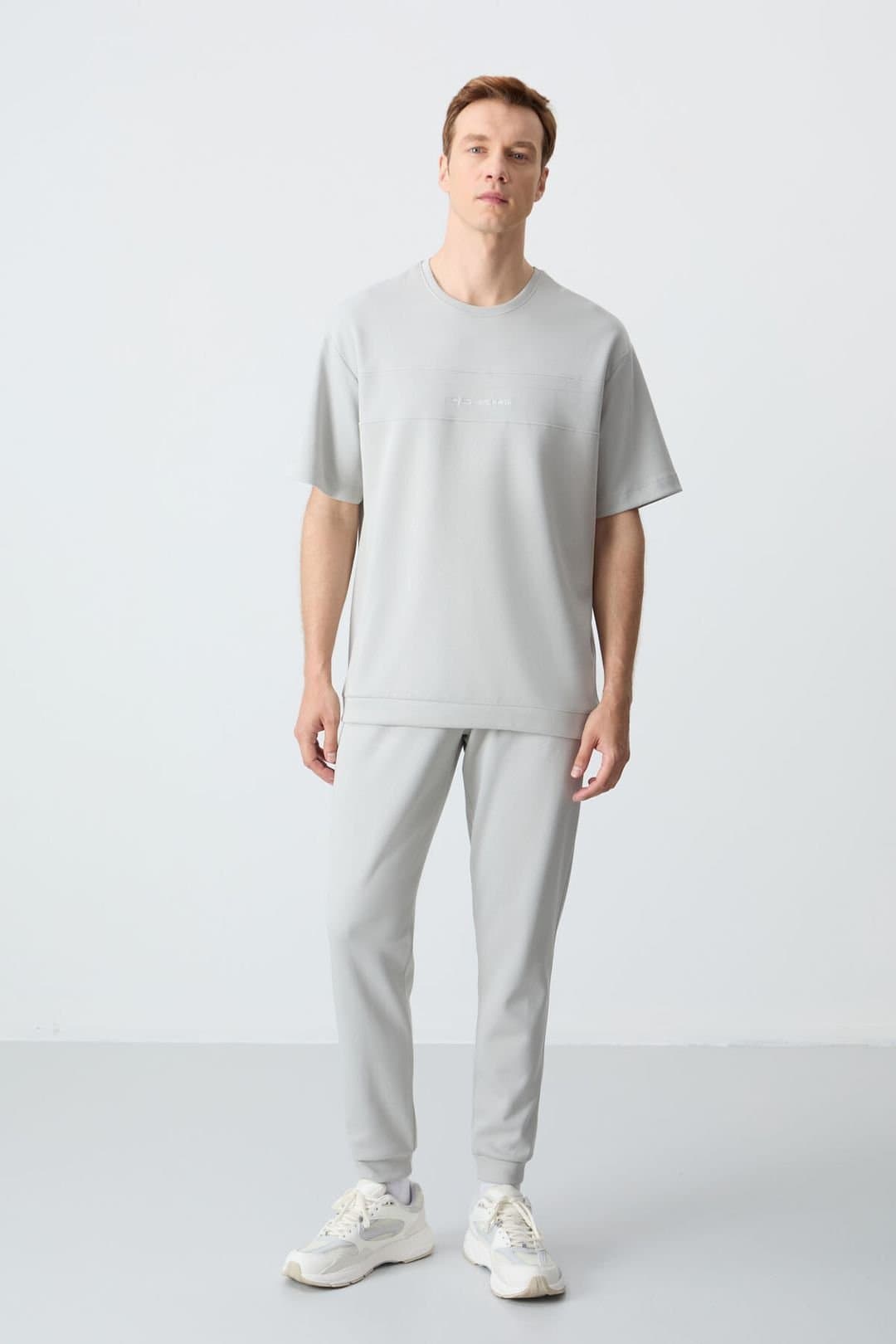 Tommy Life Tommy Life Men's Oversized T-Shirt & Pants Set in Light Grey