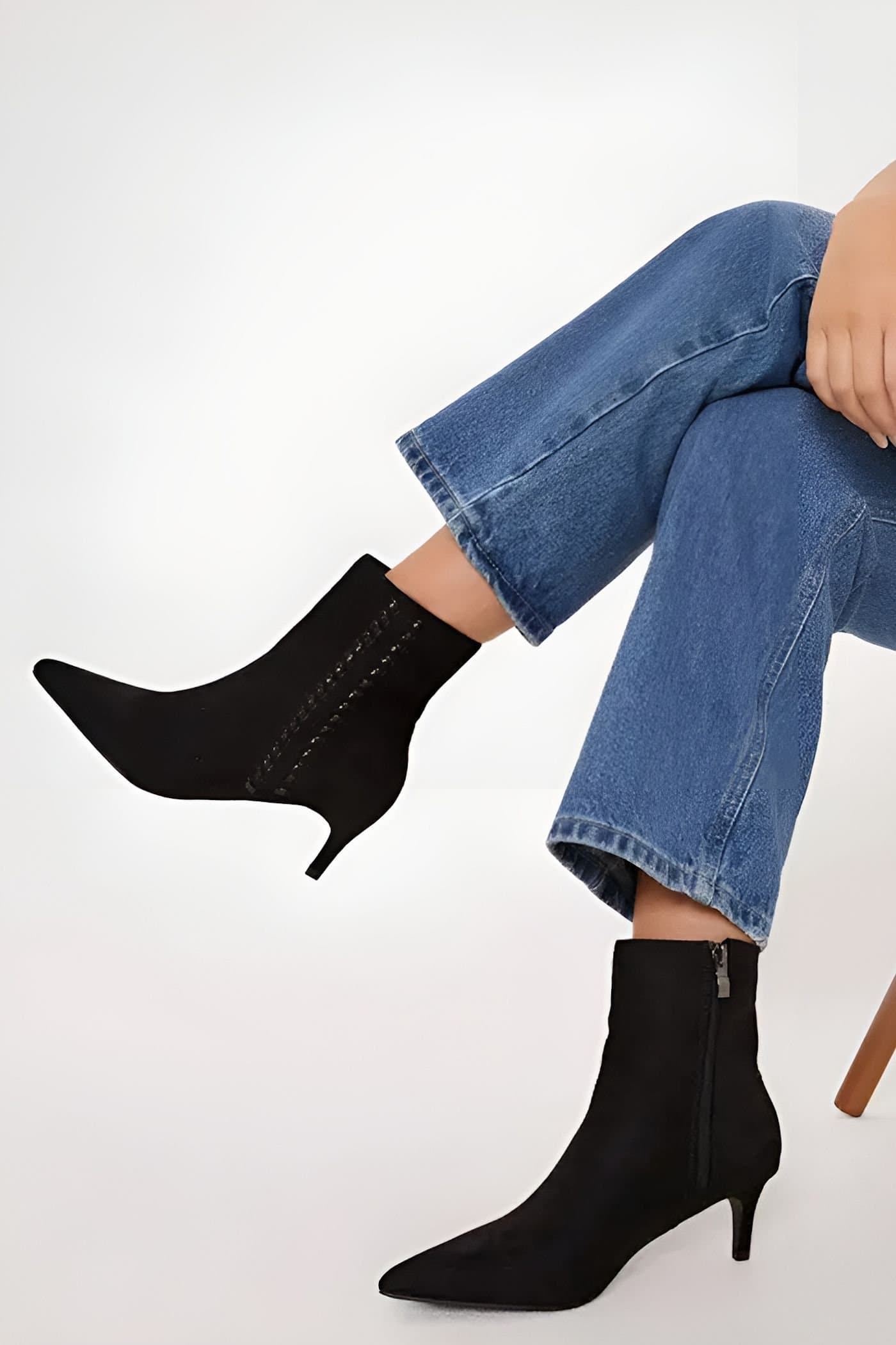 Down To Earth Down To Earth Women's Suedette Kitten Heel Ankle Boots in Black
