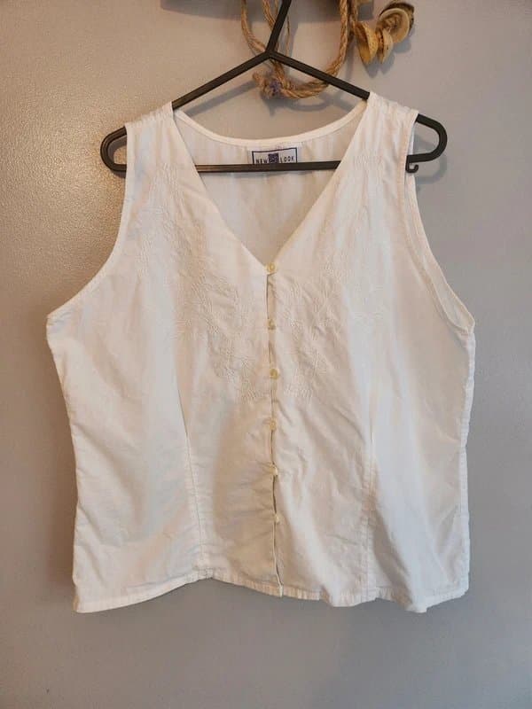 New Look Vintage Y2K Boho Cottagecore New Look White Cotton Sleeveless Button-Down Top - Size L 12 14