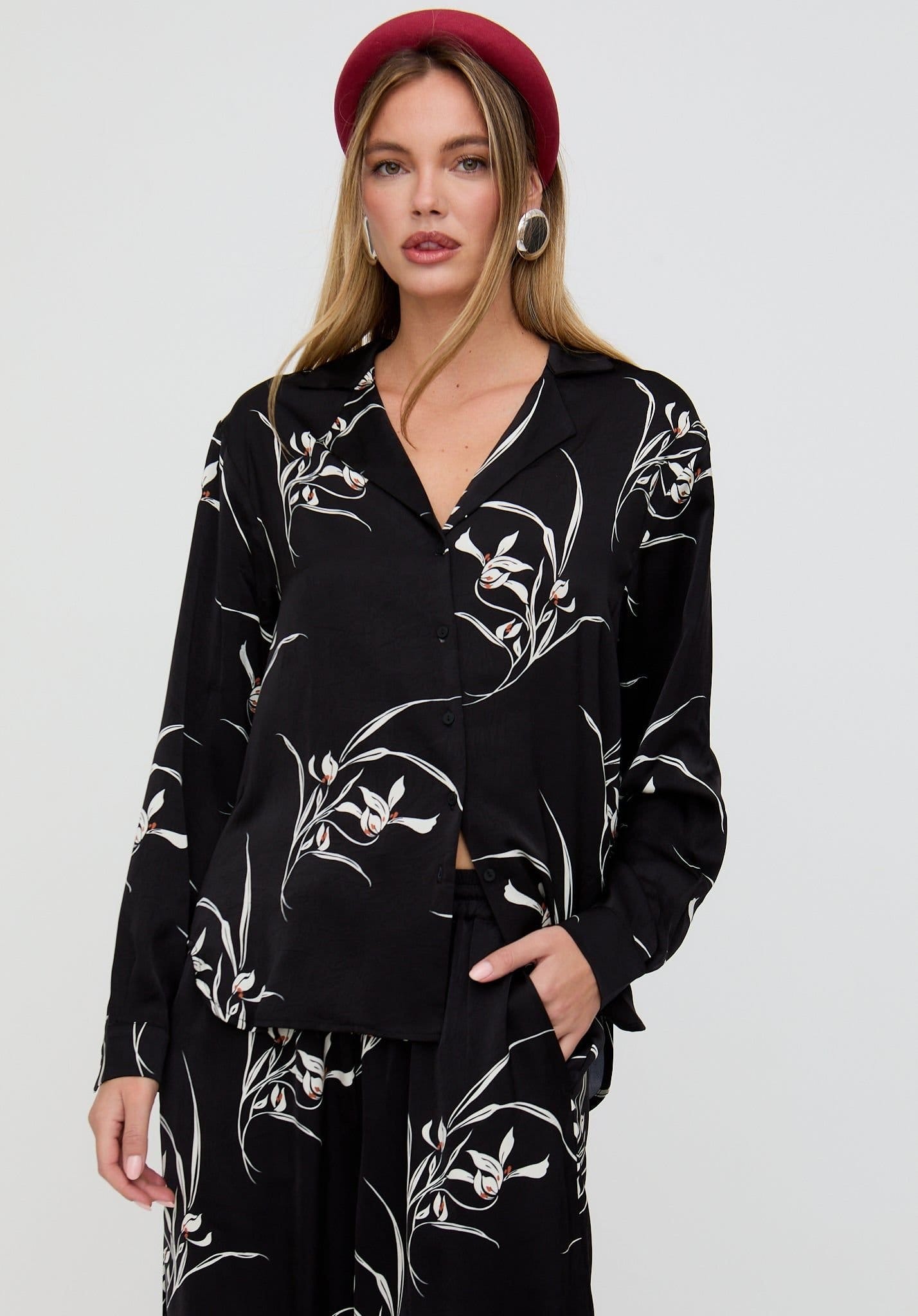 Lily and Lionel Lily and Lionel Women's Lillibet Large Floral Print Shirt In Black - 4