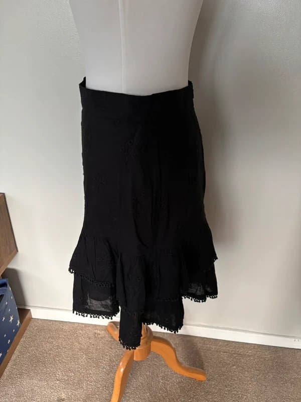 Mint Velvet Mint Velvet black broderie anglaise tiered ruffle skirt - size 12