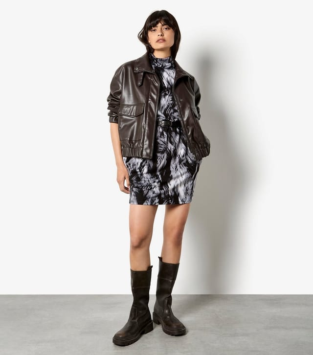 Apricot Women's Grey Brushed Feather Print Mini Dress Apricot New Look - 2