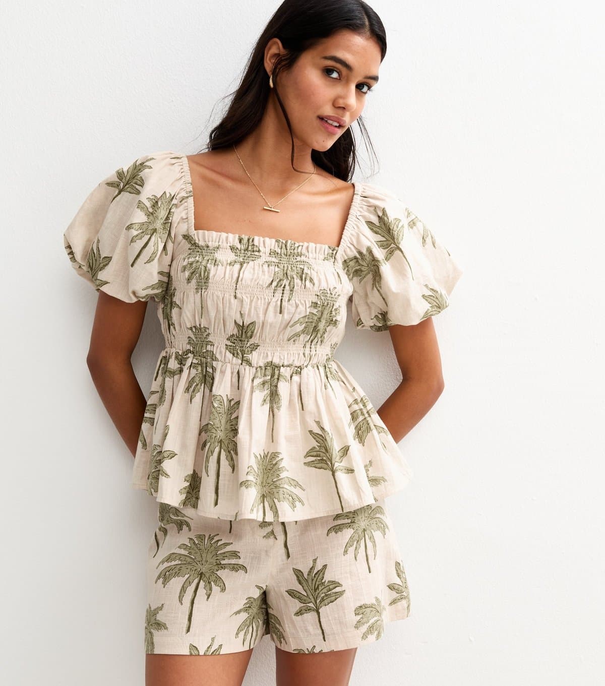 New Look Women's Cream Palm Print Shorts New Look