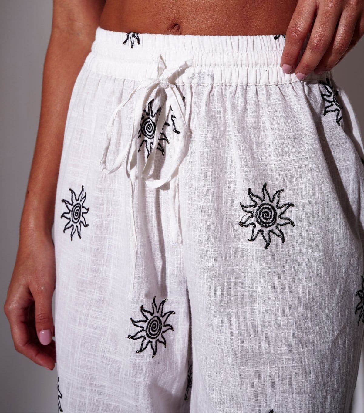 South Beach Women's White Embroidered Sun Wide Leg Trousers South Beach New Look - 4