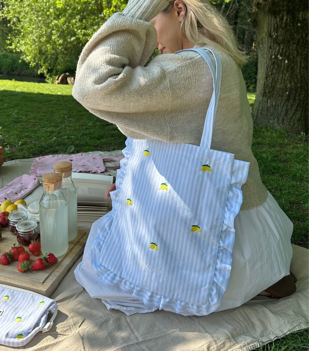 Coconut Lane Living La Vida Lemon Tote Bag Coconut Lane New Look - 4