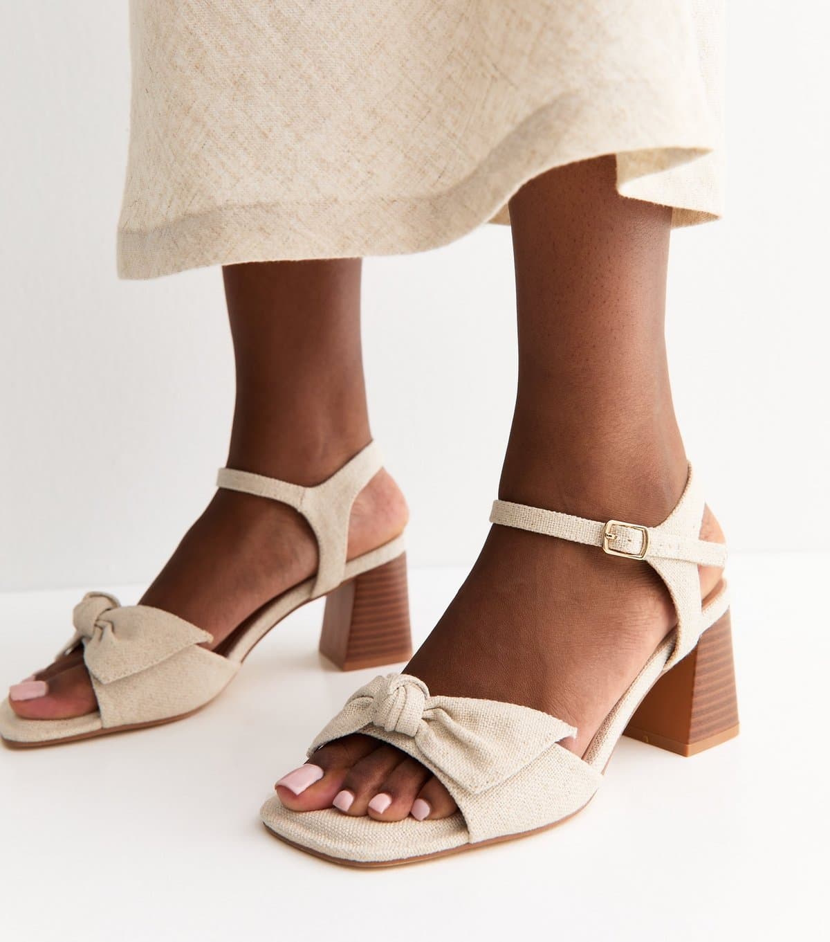 New Look Women's Wide Fit Off White Woven Bow Block Heel Sandals Vegan New Look