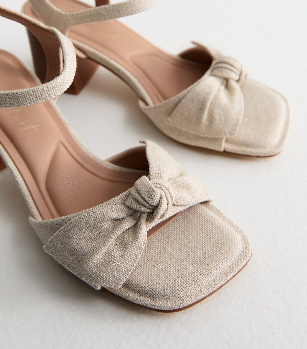 New Look Women's Wide Fit Off White Woven Bow Block Heel Sandals Vegan New Look - 4
