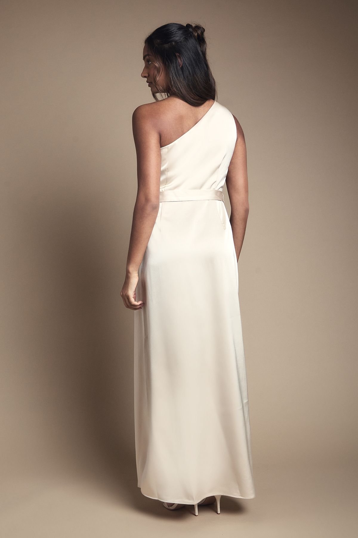 Oasis Oasis Women's One Shoulder Satin Maxi Bridesmaid Dress in Champagne - 3