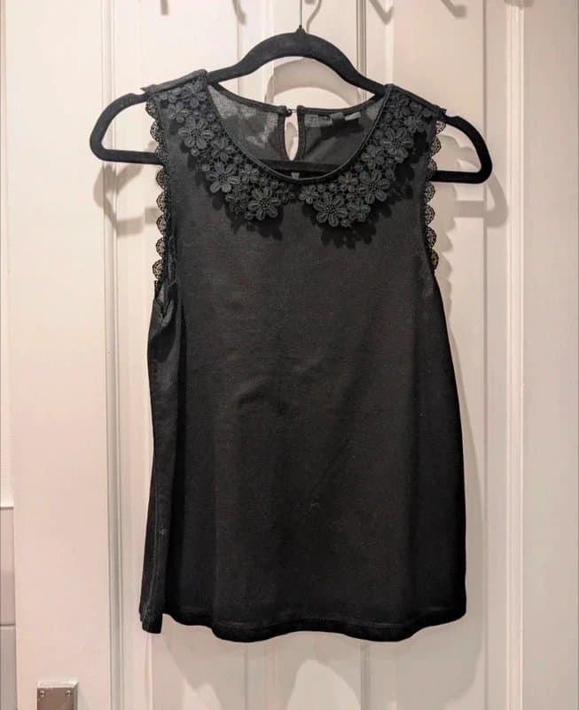 Topshop Topshop Black Floral Lace Collar Sleeveless Top - Size 12