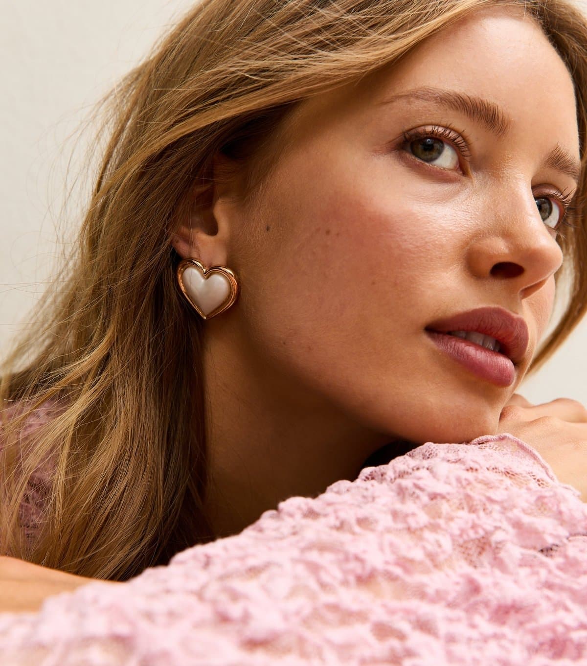 New Look Gold Tone Contrast Centre Puff Heart Shape Studs New Look