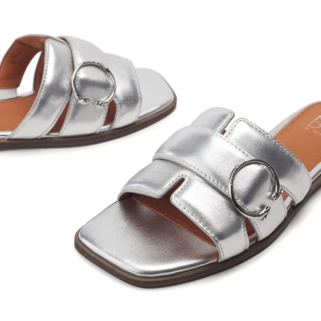 Moda In Pelle Moda In Pelle Women's 'Liatris' Leather Sandals in Silver - 2