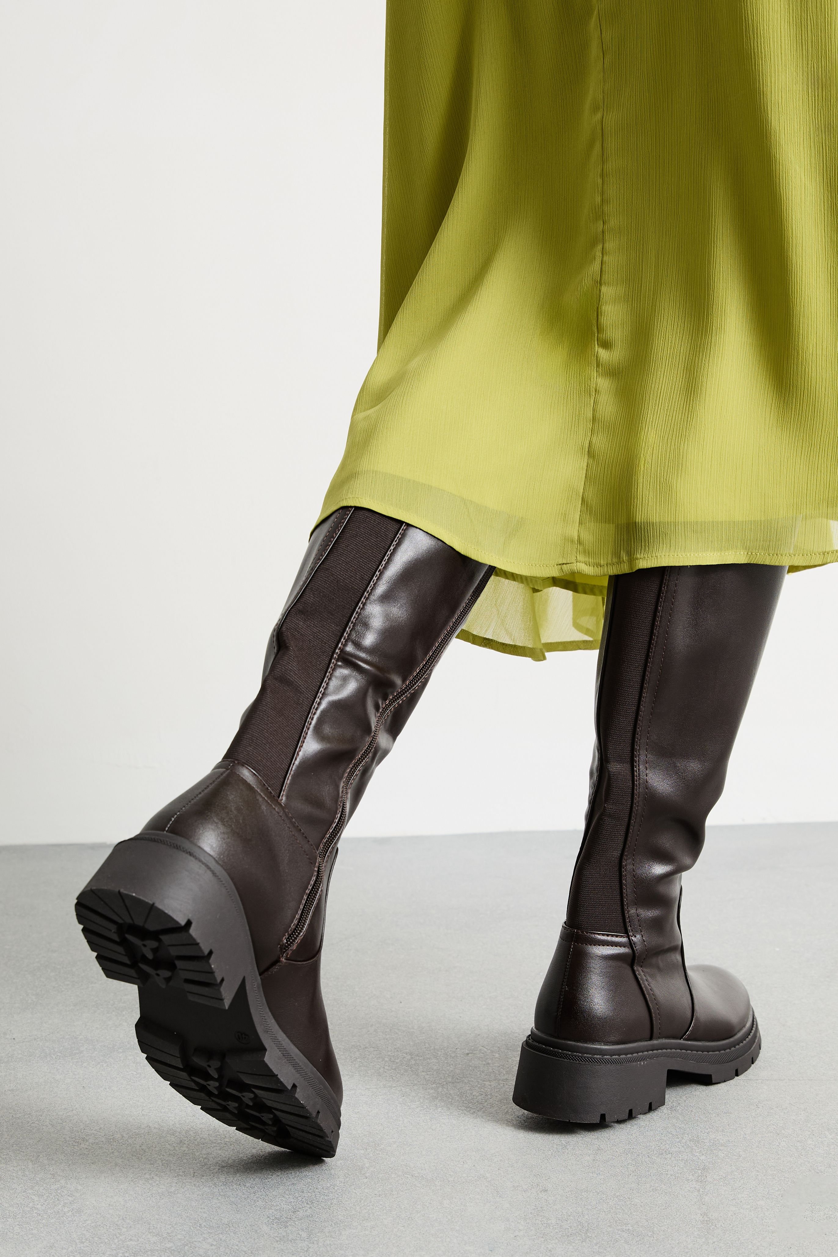 Faith Faith Women's : Daphne Faux Leather Back Elastic Chunky Knee Boots in Chocolate - 3