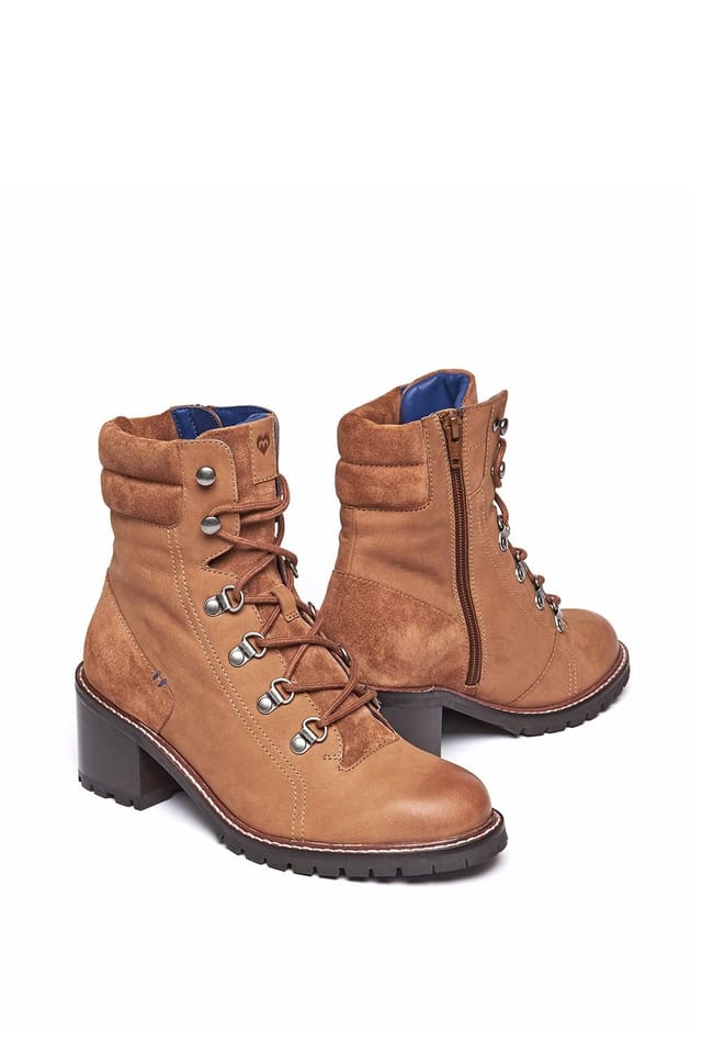 Moshulu Moshulu Women's 'Bowers' Block Heeled Lace Up Boots in Tan - 2