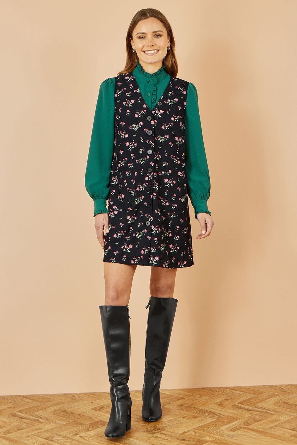 Yumi Yumi Women's Black Floral Print Pinafore Dress With Button Up - 4