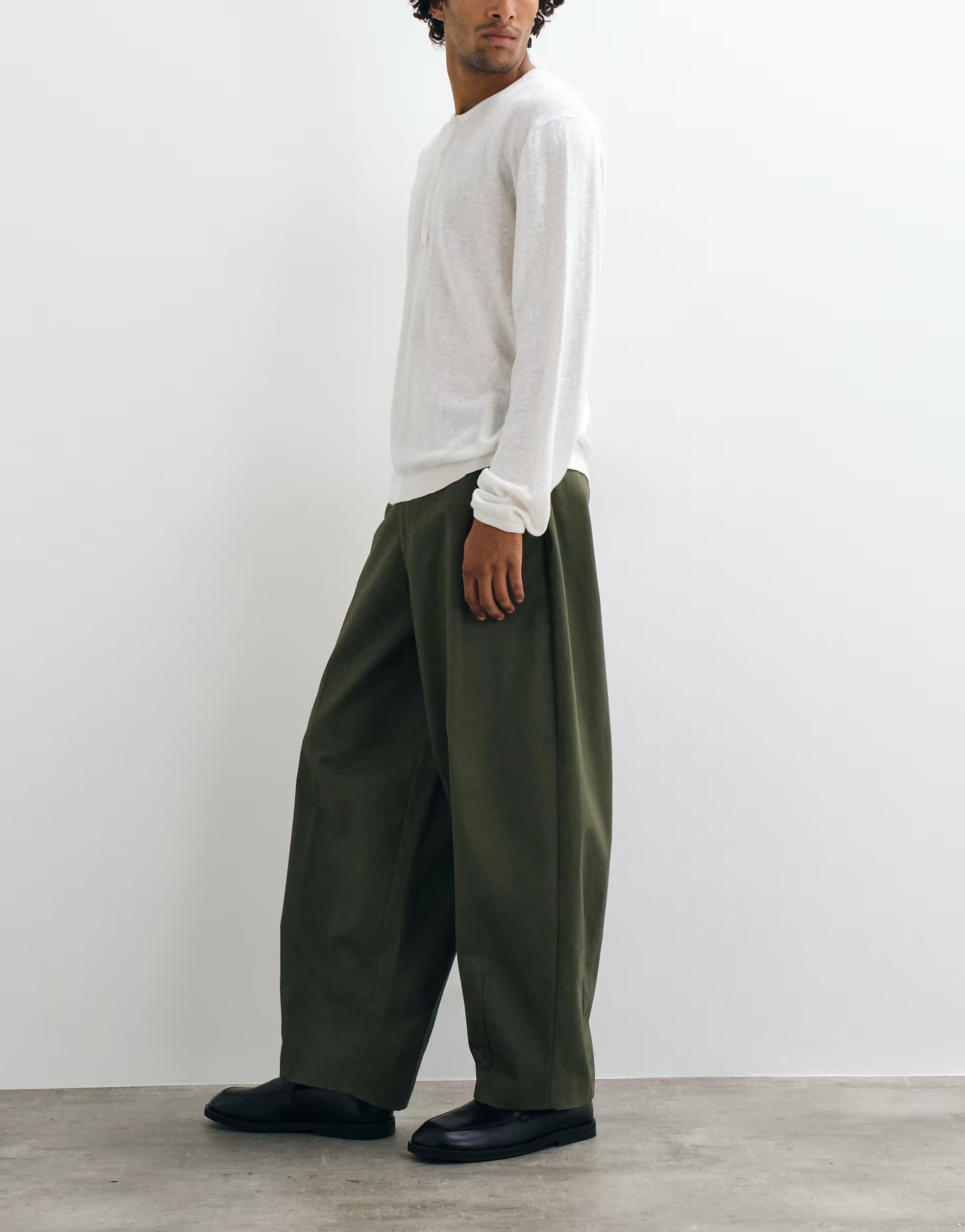 ASOS ASOS DESIGN 100% cotton heavyweight tailored wide barrel leg trousers in olive green