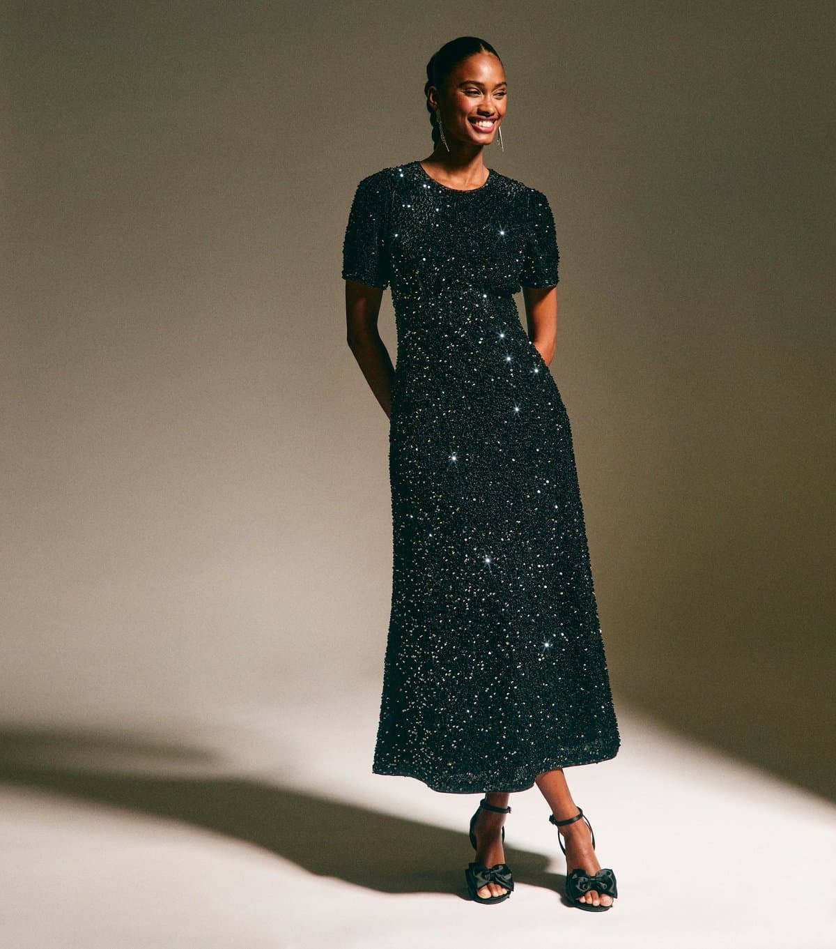 New Look Women's Black Velvet A-Line Midi Sequin Dress New Look