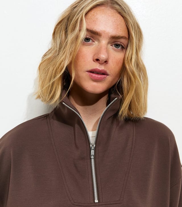 New Look Women's Premium Dark Brown Quarter Zip Sweatshirt New Look - 2