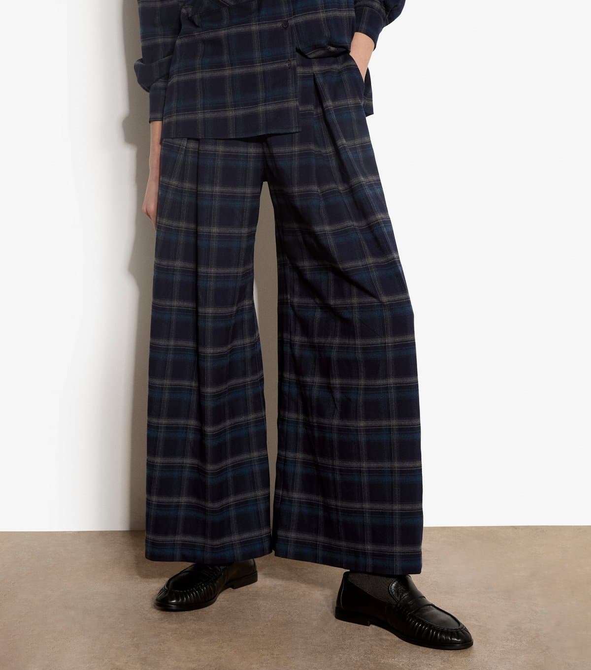 Apricot Women's Navy Checked Wide Leg Trousers Apricot New Look