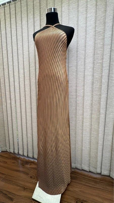 Boohoo Boohoo pleated halter neck maxi dress size 12 BNWT