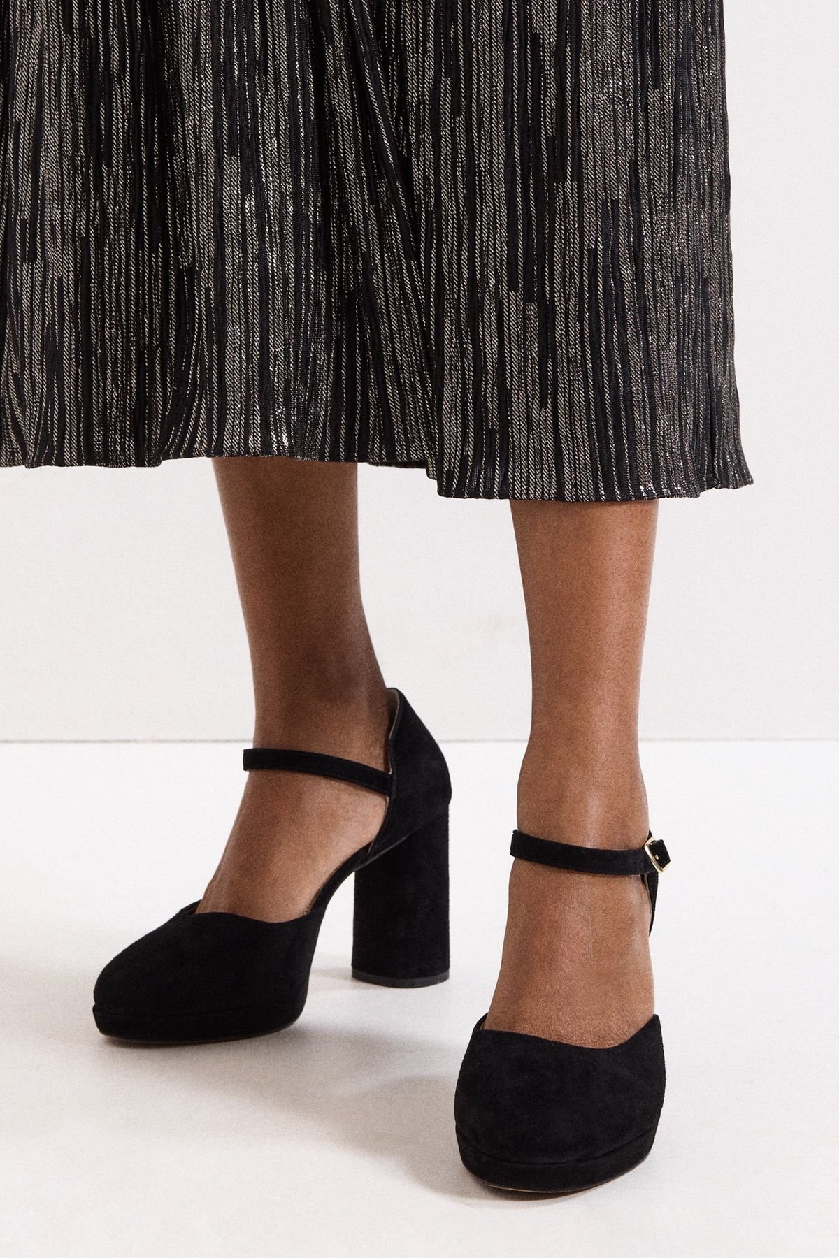 Phase Eight Phase Eight Women's Suede Closed Toe Platform in Black - 3