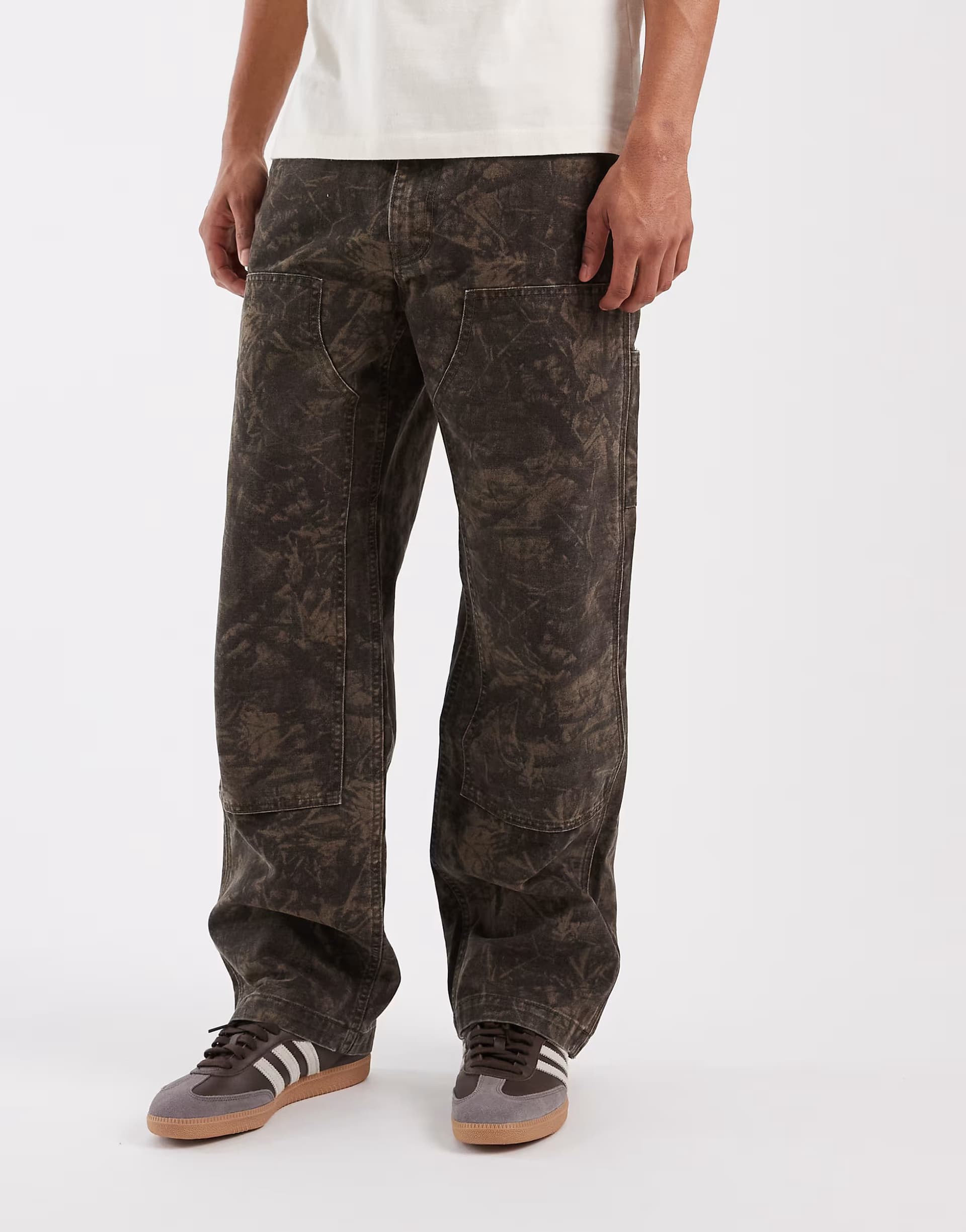 ASOS Levi's 568 loose strt dbl knee in khaki camo