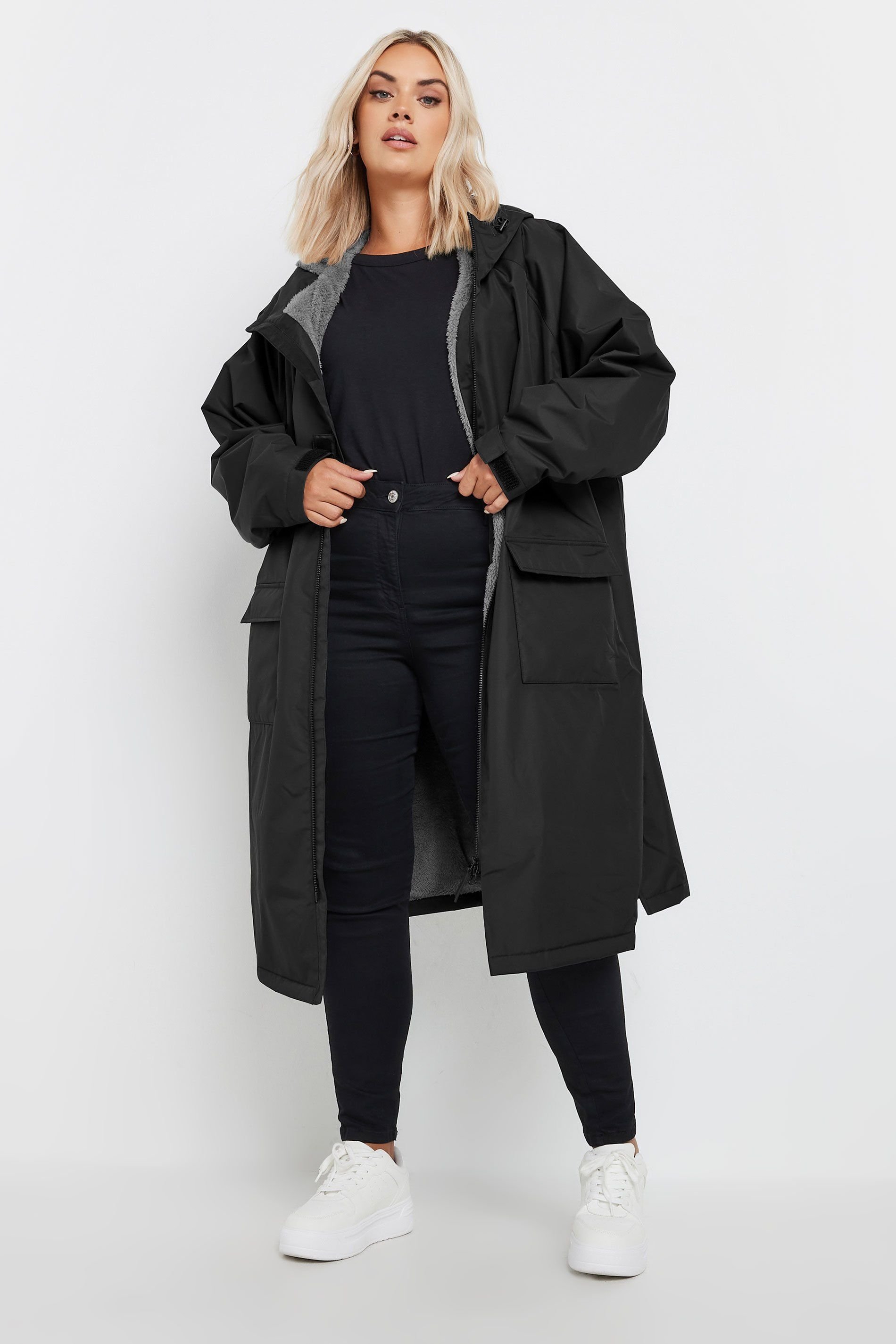 Yours Yours Women's Waterproof Fleece Lined Robe in Black - 4