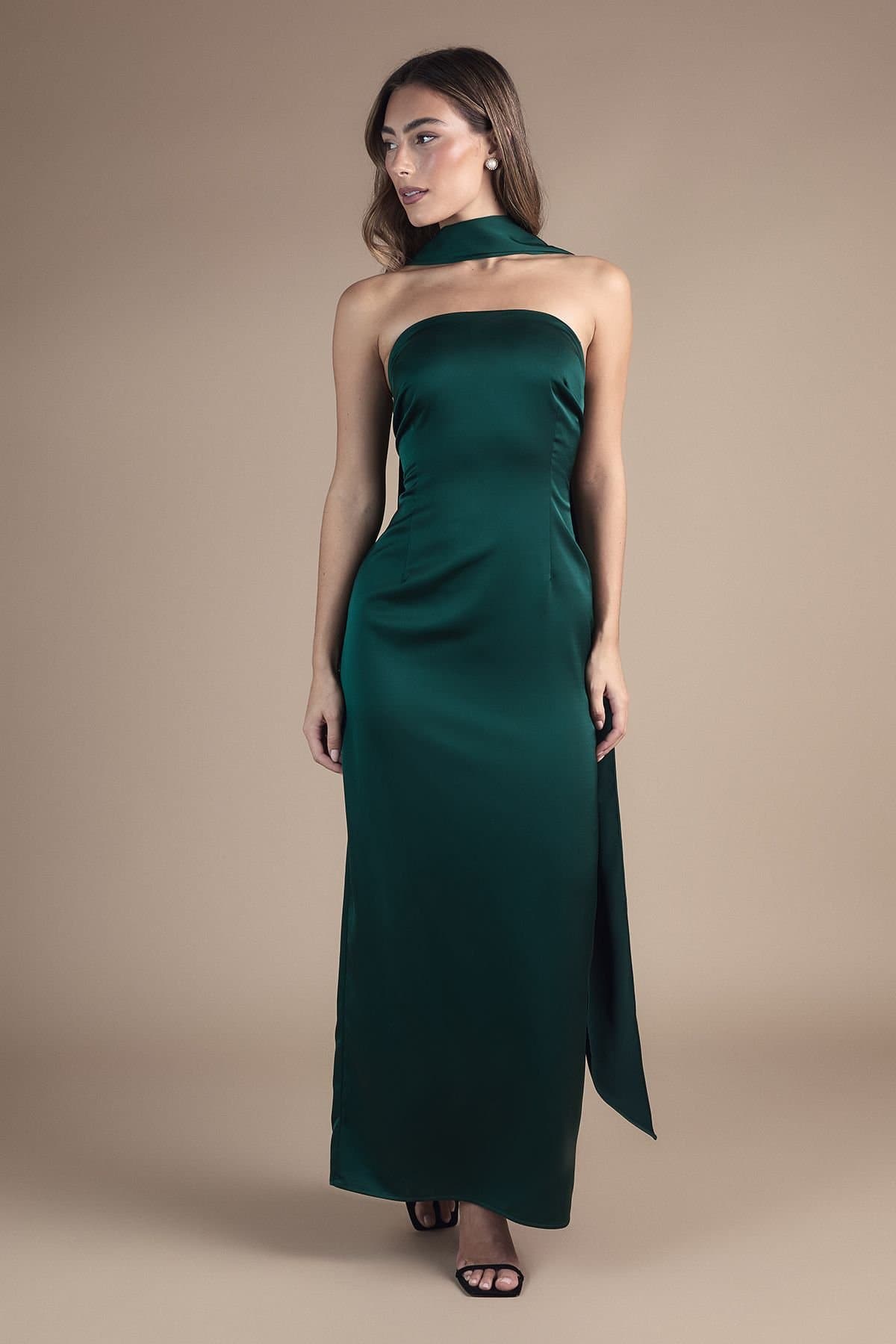 Oasis Oasis Women's Bandeau Satin Bridesmaid Maxi Dress With Scarf in Emerald