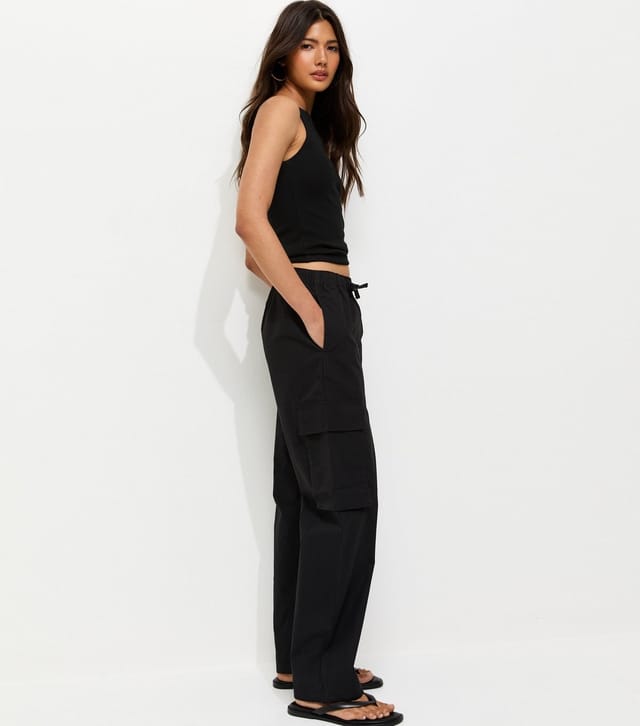 New Look Women's Black Barrel Leg Utility Cargo Trousers New Look - 3