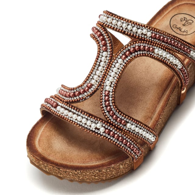 b.soleful b.soleful Women's 'Sorrel' Alcantara Sandals in Camel - 2