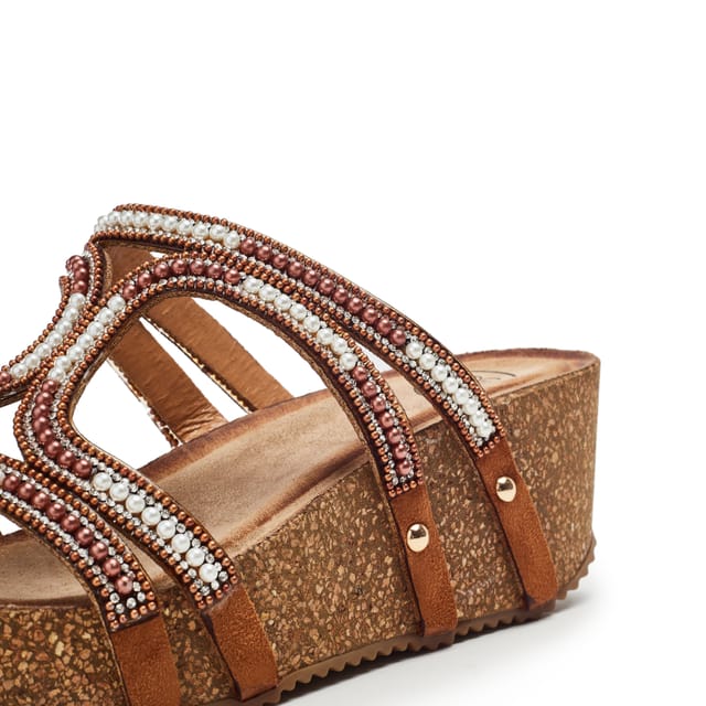 b.soleful b.soleful Women's 'Sorrel' Alcantara Sandals in Camel - 3