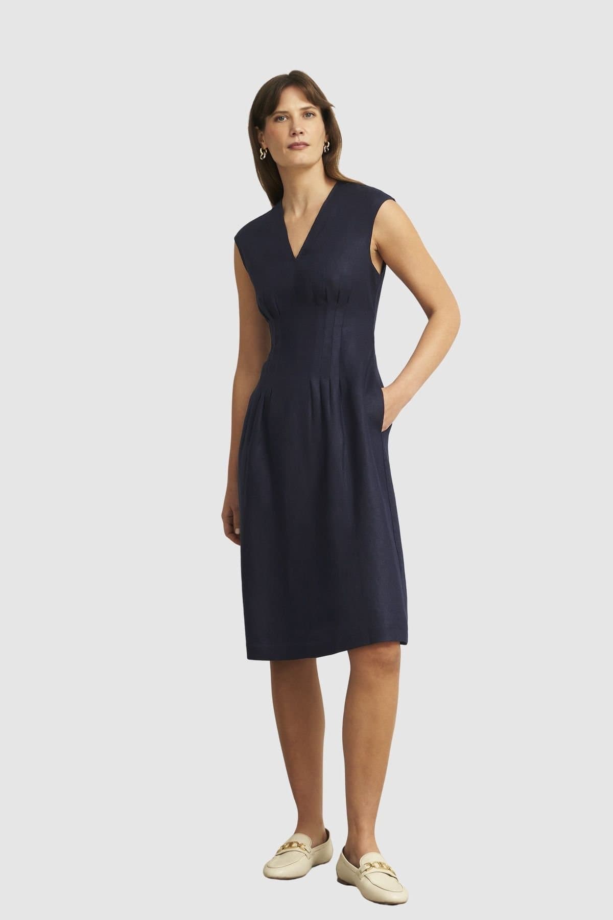 Hobbs London Hobbs London Women's Kayleigh Sleeveless V-Neck Midi Dress in Dark Navy