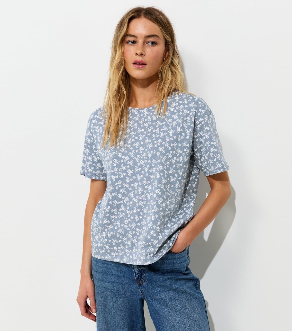 New Look Women's Blue Cotton Floral Print Easy T-Shirt New Look