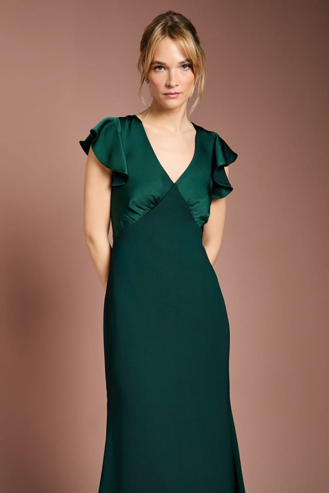 Coast Coast Women's Honoured V Neck Angel Short Sleeve Satin Maxi Bridesmaid Dress in Emerald - 2