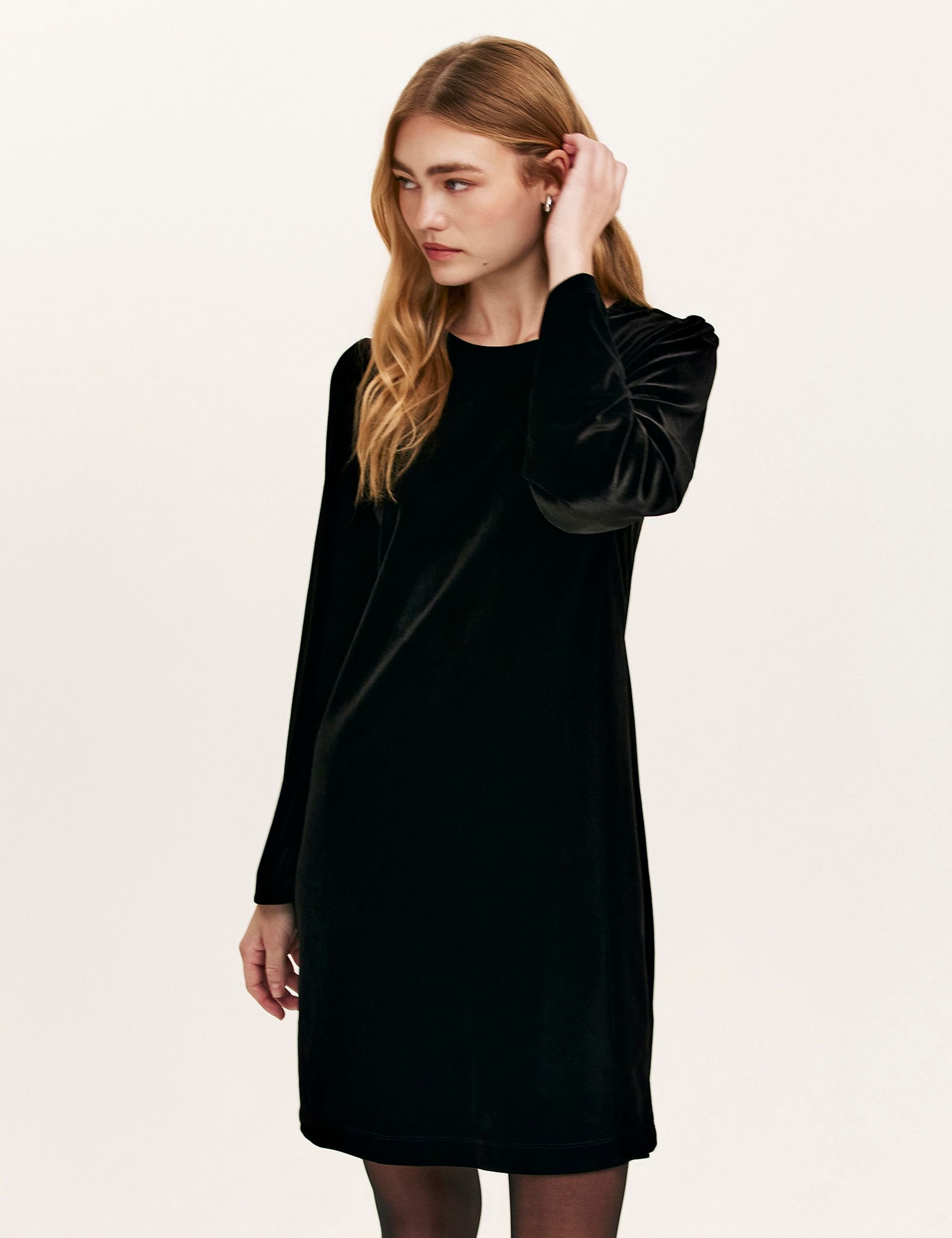 Finery London Finery London Women's Hattie Velvet Round Neck Short Dress in True Black - 2