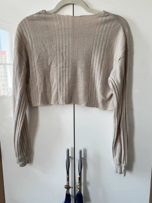 Shein Beige cropped knit