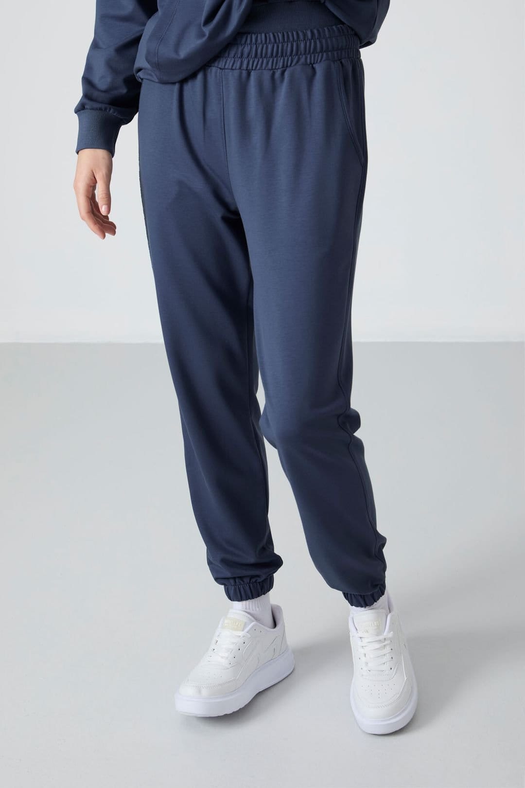Tommy Life Tommy Life Women's Oversized Hooded Sweatshirt & Pants Set in Navy - 4