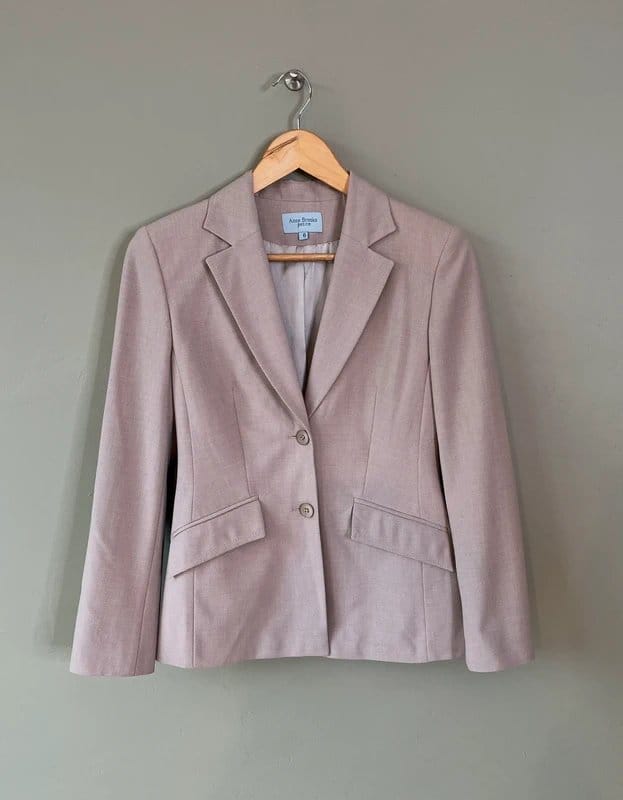 Anne Brooks Beige Blazer Size 6 / 34