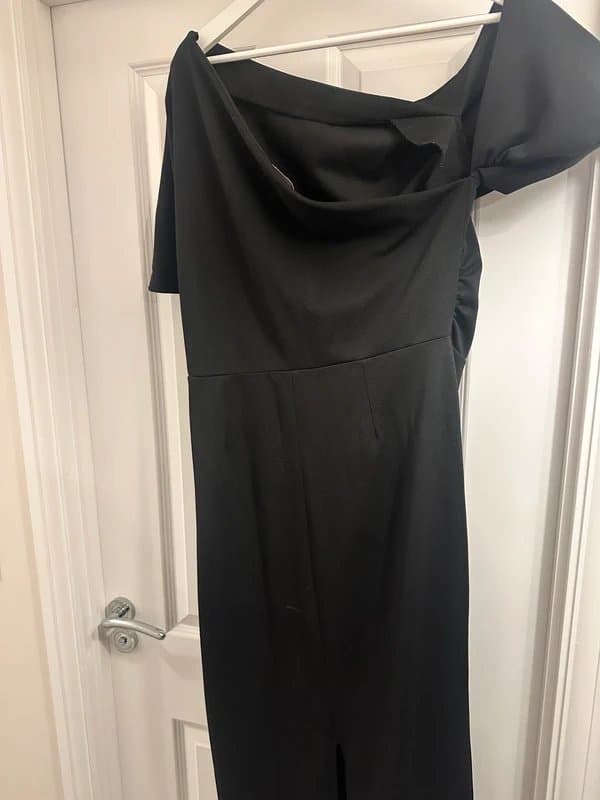 ASOS ASOS black midi party/ smart dress 18