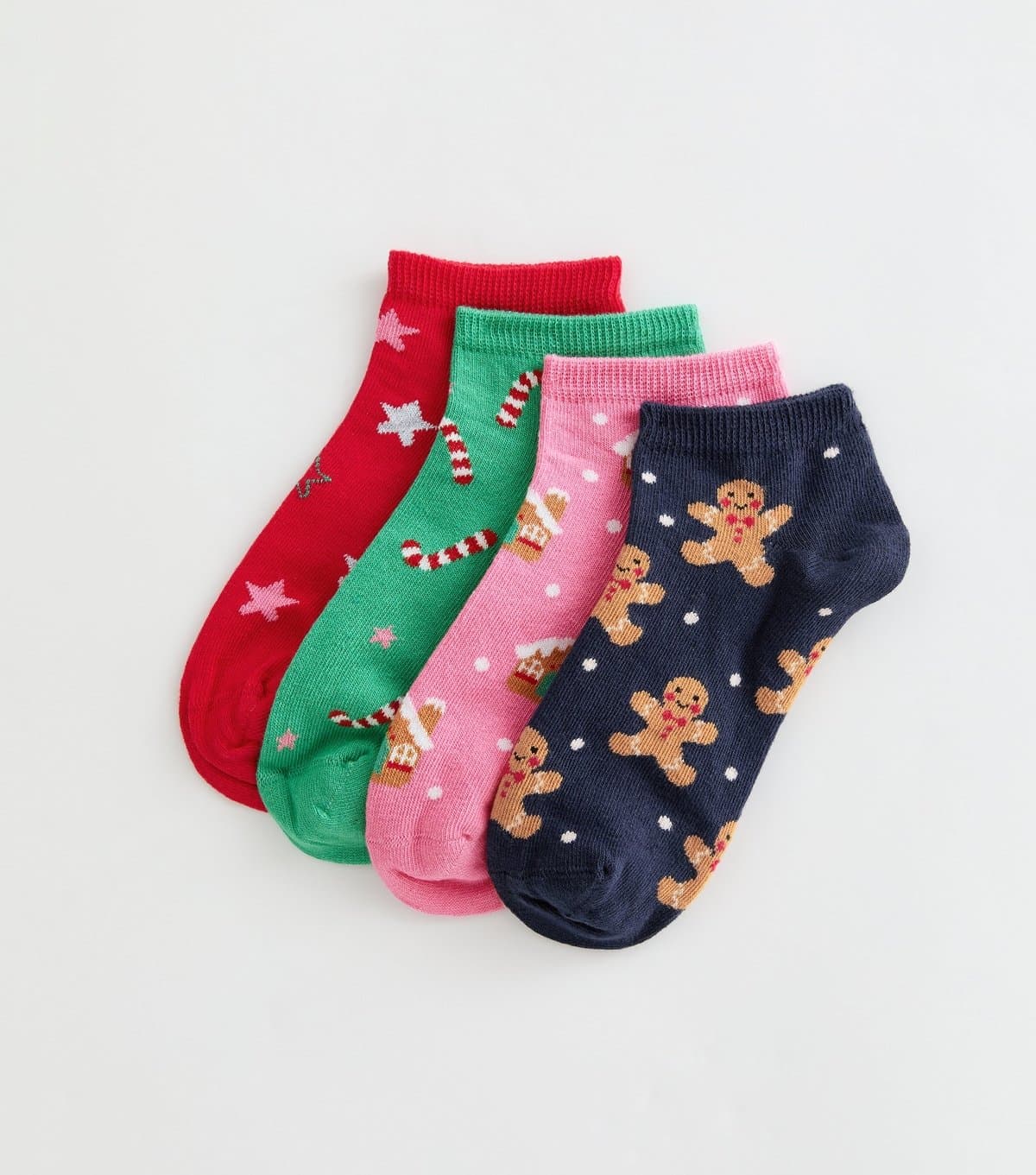 New Look Pack of 4 Cotton Rich Multicoloured Christmas Print Trainer Socks New Look
