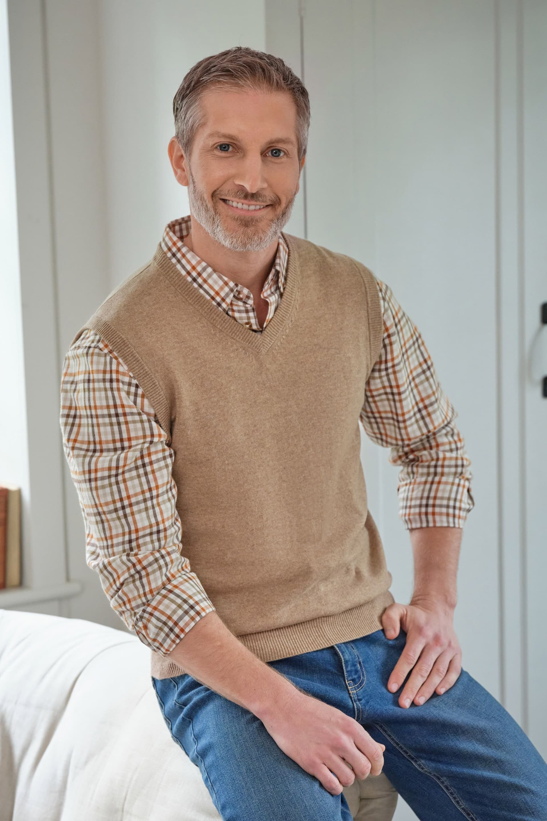 WoolOvers WoolOvers Men's Cashmere & Merino Slipover in Camel