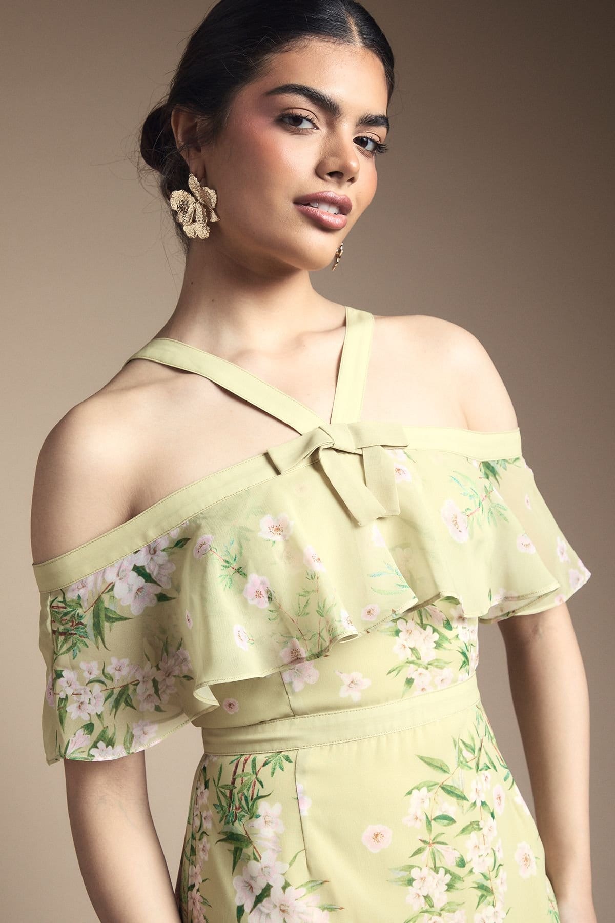 Oasis Oasis Women's Bow Detail Halter Neck Bardot Dress in Chartreuse - 4